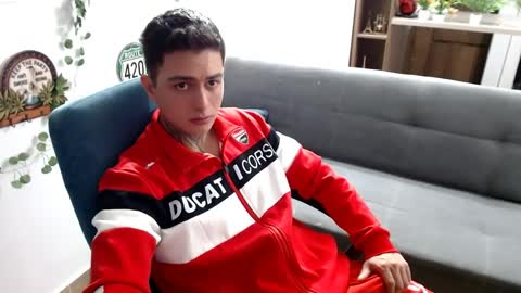 Snapshot of santi_ss chatting on 3, 4, 2026 santi_ss online show from 3, 4, 2026