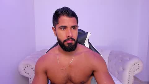 santiago_huntt online show from 17, 12, 2025