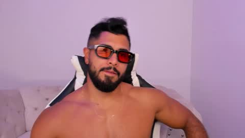 santiago_huntt online show from 24, 3, 2026