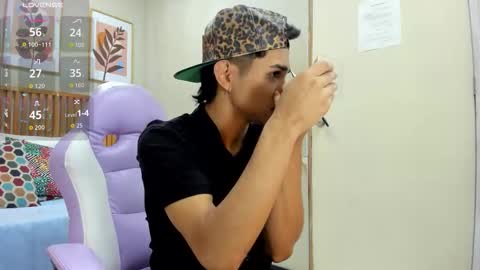 Snapshot of santiago_johnson_ chatting on 15, 9, 2025 santiago_johnson_ online show from 15, 9, 2025