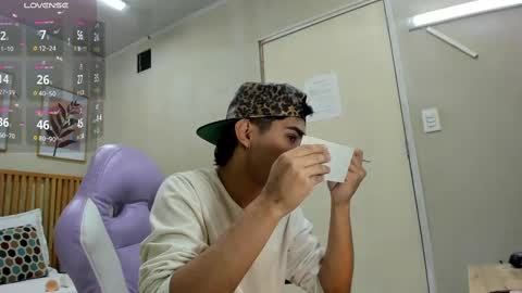 Snapshot of santiago_johnson_ chatting on 16, 9, 2025 santiago_johnson_ online show from 16, 9, 2025