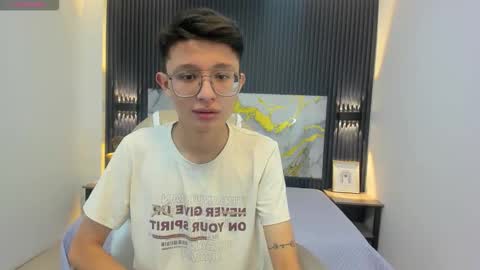 santiago_russo18 online show from 9, 9, 2025