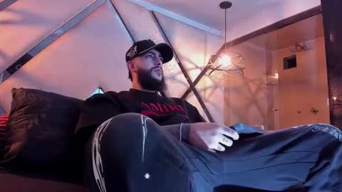 Santiago Hincapiie online show from 1, 3, 2026