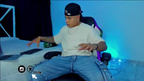 Santi Reyes online show from 11, 3, 2025