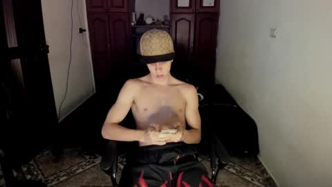 Julius Novachrono  online show from 5, 3, 2025