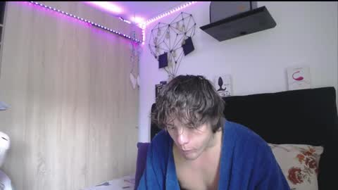 Santii online show from 7, 4, 2026