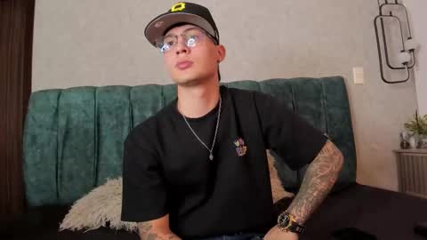 santii_twink online show from 18, 3, 2026