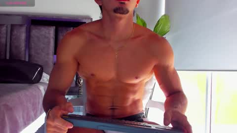 Snapshot of santin_seans chatting on 19, 11, 2025 Santiago Seans online show from 19, 11, 2025