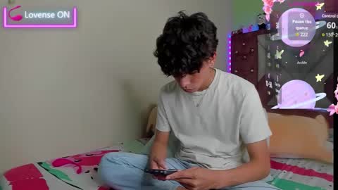 Santiago online show from 5, 12, 2025