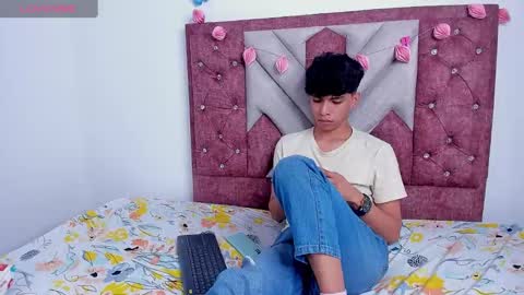 Santiago Carrington online show from 12, 3, 2025