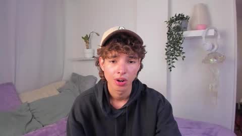 Snapshot of santy_kitty chatting on 2, 2, 2026 kitty online show from 2, 2, 2026