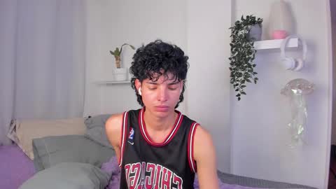 Snapshot of santy_kitty chatting on 3, 2, 2026 kitty online show from 3, 2, 2026