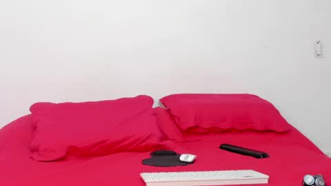 santy_of1 online show from 27, 5, 2026