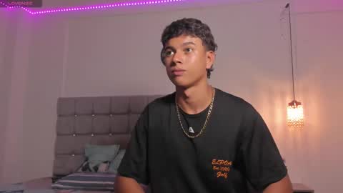 Snapshot of santy_stump chatting on 1, 11, 2025 santy_stump online show from 1, 11, 2025