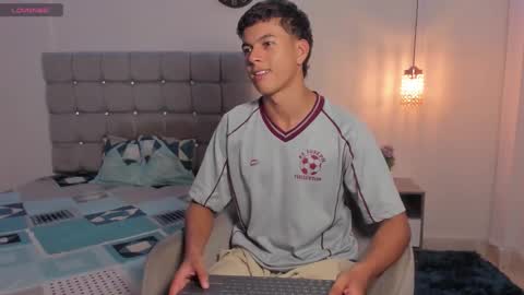 Snapshot of santy_stump chatting on 13, 11, 2025 santy_stump online show from 13, 11, 2025