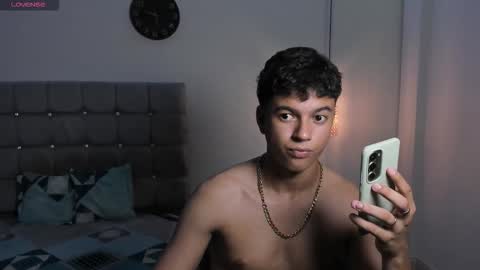 Snapshot of santy_stump chatting on 22, 11, 2025 santy_stump online show from 22, 11, 2025