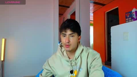 Snapshot of santyago_taylor chatting on 12, 1, 2026 Santyago online show from 12, 1, 2026