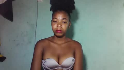 sanyah0123 online show from 22, 12, 2025