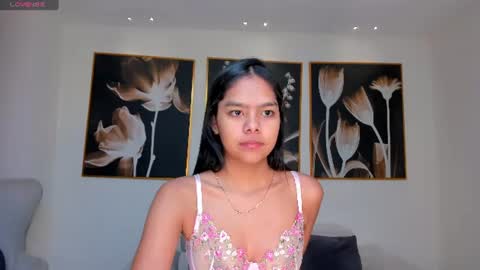 Saphira James online show from 13, 6, 2026