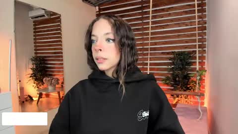 Snapshot of sapphire_venus chatting on 24, 2, 2025 Valerin online show from 24, 2, 2025