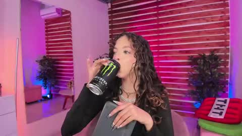 Snapshot of sapphire_venus chatting on 7, 10, 2025 Valerin online show from 7, 10, 2025