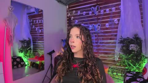 Snapshot of sapphire_venus chatting on 19, 10, 2025 Valerin online show from 19, 10, 2025