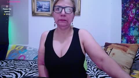 Snapshot of sara211 chatting on 20, 10, 2025 sara online show from 20, 10, 2025