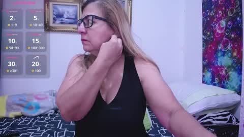 Snapshot of sara211 chatting on 13, 11, 2025 sara online show from 13, 11, 2025