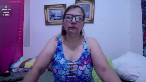 Snapshot of sara211 chatting on 12, 1, 2026 sara online show from 12, 1, 2026