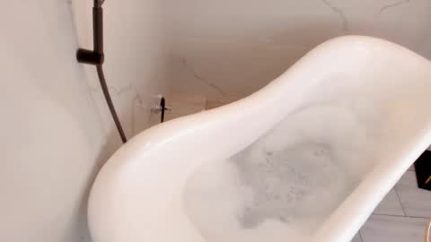 Sara online show from 8, 3, 2025