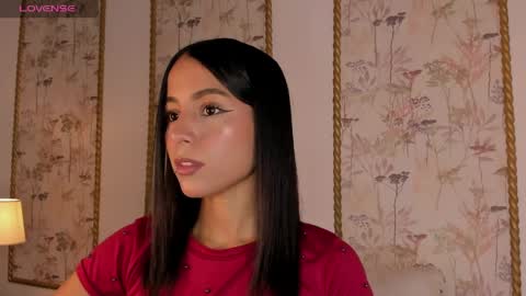 Snapshot of sara_castro24 chatting on 27, 5, 2026 Sara online show from 27, 5, 2026