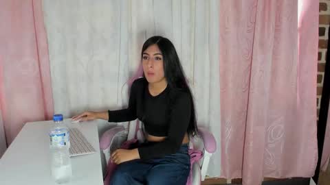 Snapshot of sara_cloudy chatting on 11, 11, 2025 Sara online show from 11, 11, 2025