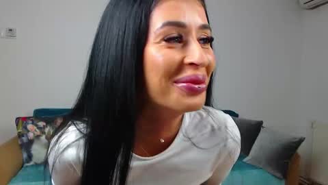 Snapshot of sara_daisy chatting on 19, 2, 2025 Im Sara I am happy to be here online show from 19, 2, 2025