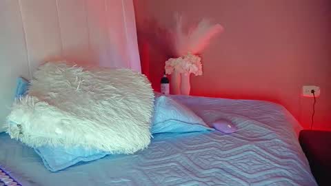 sara_lopee1 online show from 6, 3, 2025