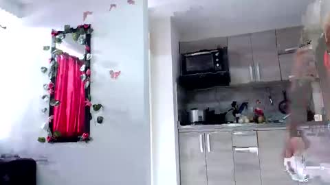 Snapshot of sara_love43 chatting on 2, 2, 2025 Sara love online show from 2, 2, 2025