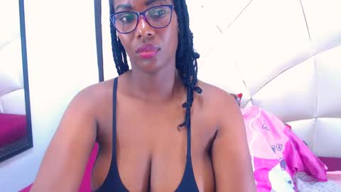 Snapshot of sara_marks chatting on 26, 12, 2024 S A R A online show from 26, 12, 2024