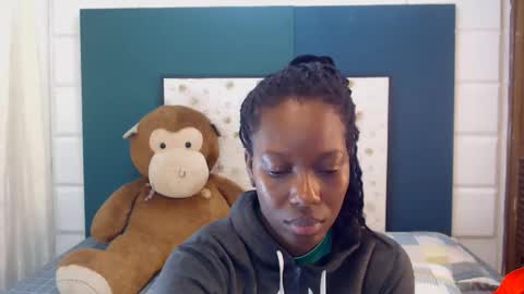 Snapshot of sara_marks chatting on 14, 10, 2025 S A R A online show from 14, 10, 2025