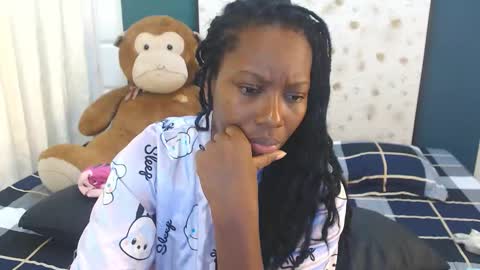 Snapshot of sara_marks chatting on 16, 10, 2025 S A R A online show from 16, 10, 2025