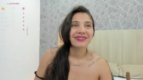 Snapshot of sara_melo1 chatting on 28, 5, 2026 Sara Melo online show from 28, 5, 2026