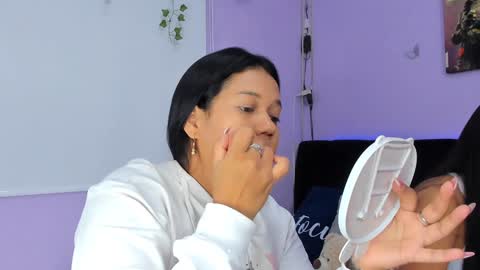 Sara Mendez online show from 5, 1, 2025