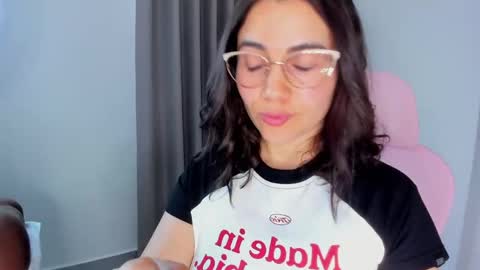 Snapshot of sara_ospina22 chatting on 1, 4, 2026 Sara online show from 1, 4, 2026