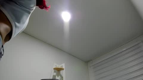 sara_red_x online show from 26, 3, 2026