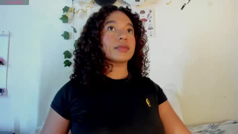 Snapshot of sara_sophiee chatting on 10, 12, 2024 sara sofia online show from 10, 12, 2024