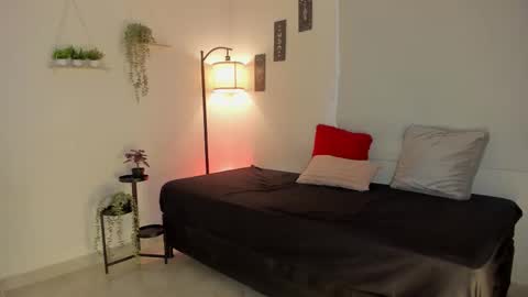 sara_sweett9 online show from 14, 11, 2025