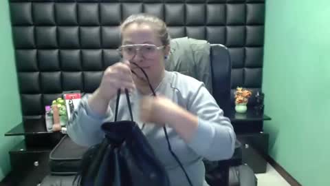 sara_thonson_ online show from 21, 2, 2025