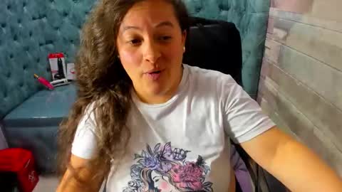 sara_thonson_ online show from 2, 6, 2026