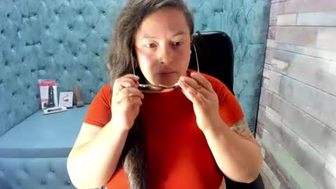 sara_thonson_ online show from 11, 7, 2026