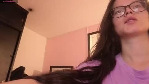 sara_valderrama_ online show from 4, 6, 2026