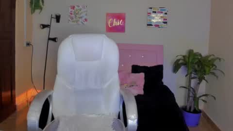 Sarah Ramirez online show from 19, 2, 2025