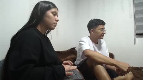 Snapshot of saraandthomas chatting on 9, 1, 2025 sara and thomas online show from 9, 1, 2025